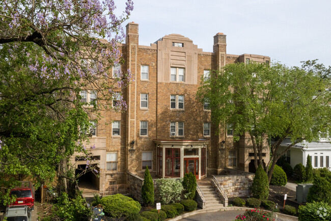 Exterior - Queen Lane Manor