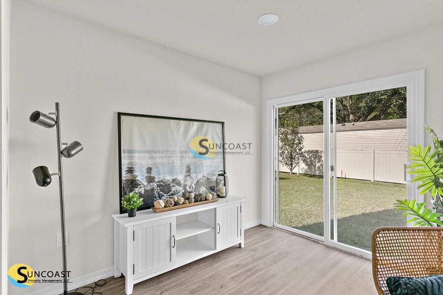 Building Photo - 585 Century 21 Dr