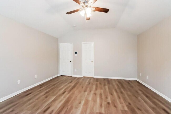 Building Photo - 2842 Fox Ravine Dr
