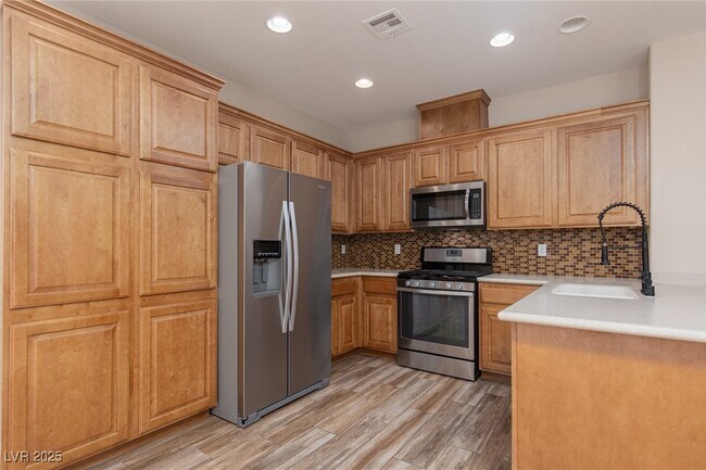 Building Photo - 10520 Harvest Wind Dr