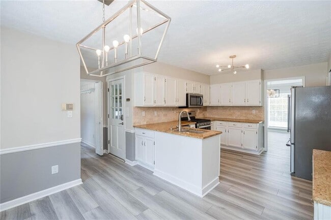 Building Photo - 3281 Mitsy Forest Way NE