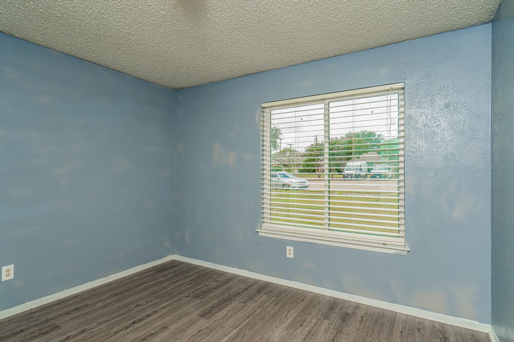 Building Photo - 2505 Crown Cir