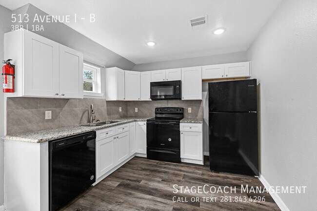 Building Photo - 513 Avenue I