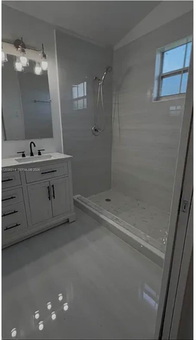 Building Photo - 127 SW 159th Way