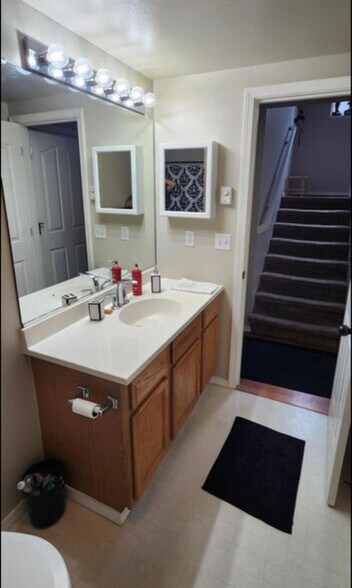 Building Photo - 8917 Eagle Pl Loop