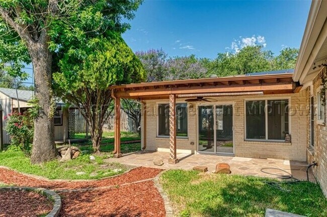 Building Photo - Stunning North Richland Hills