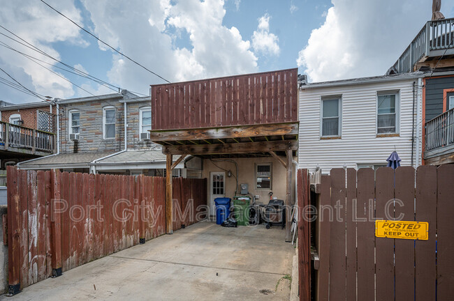 Building Photo - 131 S Bouldin St