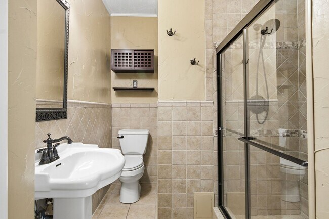 Building Photo - 2645 Blossom Trail E