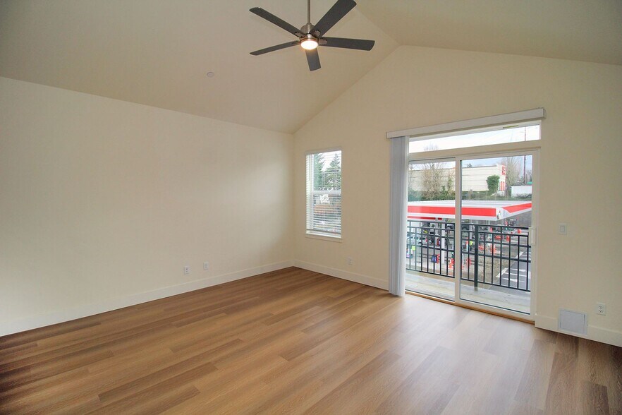 Building Photo - 8417 SW 24th Ave