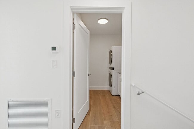 Building Photo - 1343 4th St