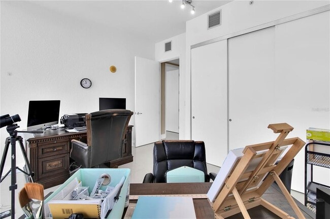 Building Photo - 150 E Robinson St