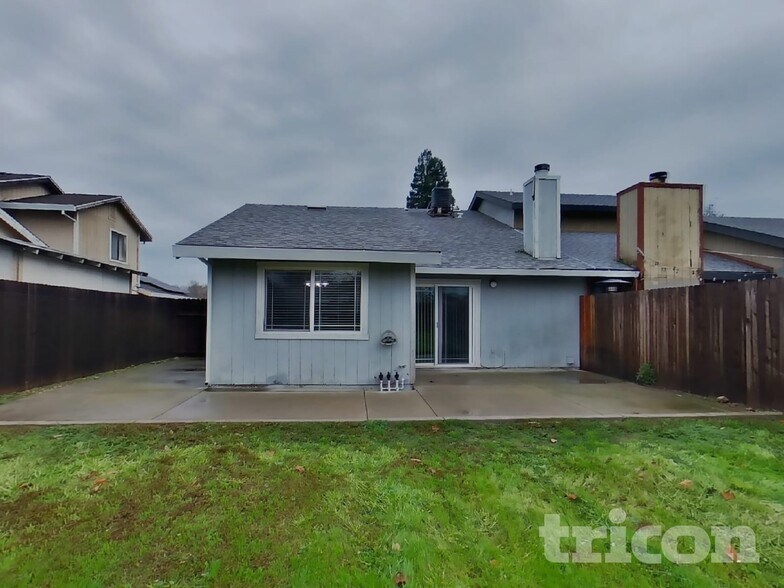 Building Photo - 9411 Aizenberg Cir