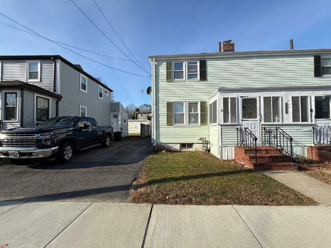 Building Photo - Newly Renovated 3 BED 1.5 BATH in prime area of Quincy