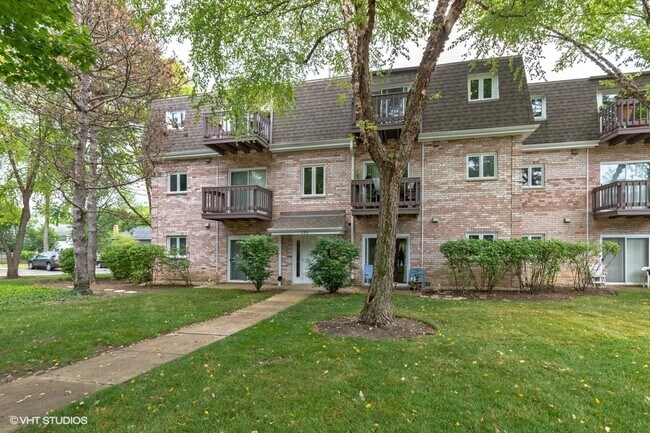 Primary Photo - 133 E Winchester Rd