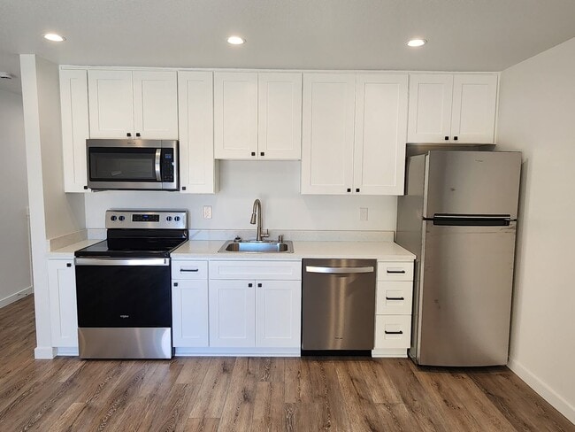 Building Photo - 1011 Peach Rd