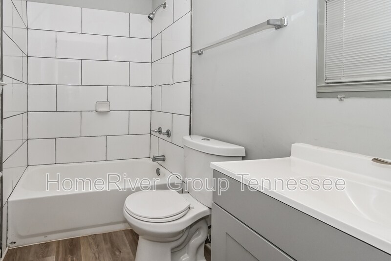 Building Photo - 3878 Winwood Dr