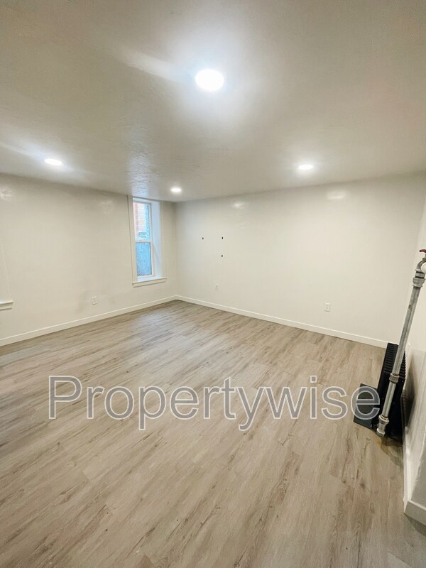 Building Photo - 376 E 300 S
