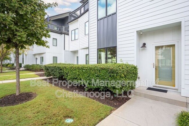 Building Photo - 3111 St Elmo Ave