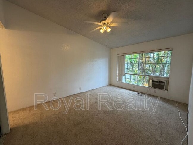 Building Photo - 528 Mananai Pl