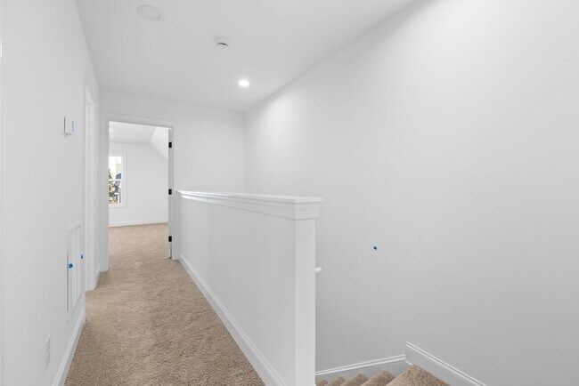 Building Photo - Newly Built 4BD, 3.5BA End-Unit Raleigh To...