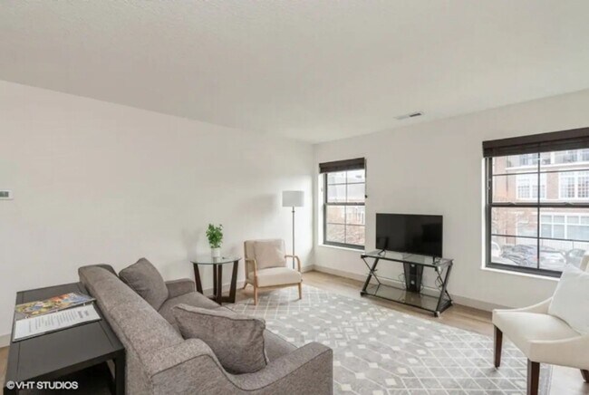 Building Photo - Vineyard Investors - 4