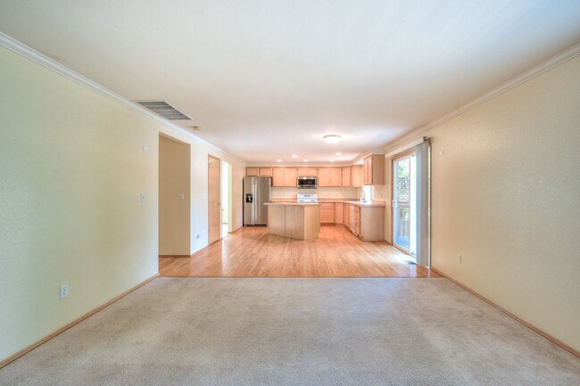 Building Photo - 14736 SE 185th Pl
