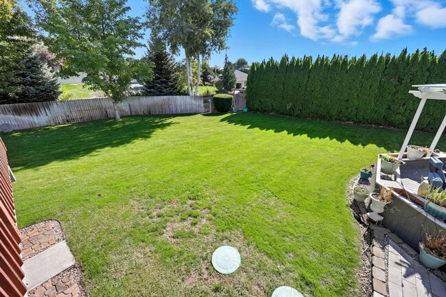 Building Photo - 355 Cindy Rd