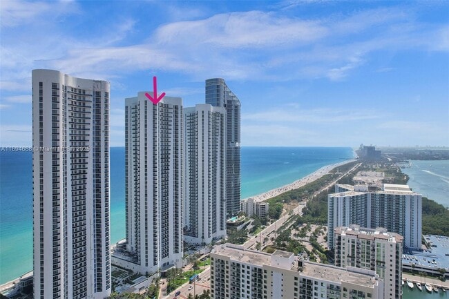 Building Photo - 15901 Collins Ave