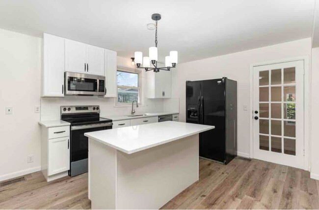Building Photo - 707 Ringgold Dr