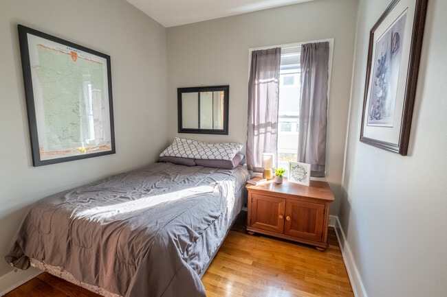 Building Photo - 715 Union Ave SE