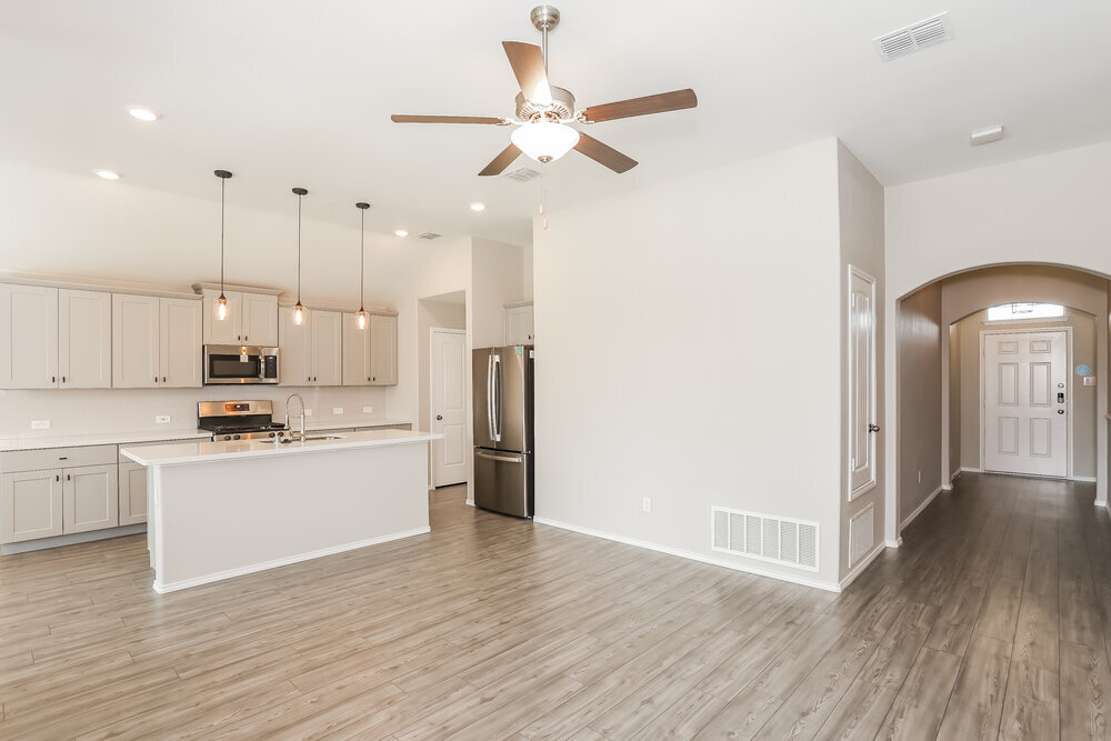 Building Photo - 825 Amberwood Ct