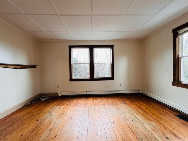 Building Photo - 31 Seaview St