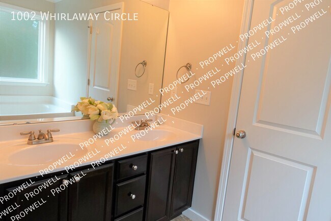 Building Photo - 1002 Whirlaway Cir