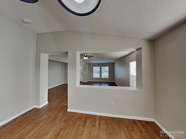Building Photo - 75013 Brookwood Dr