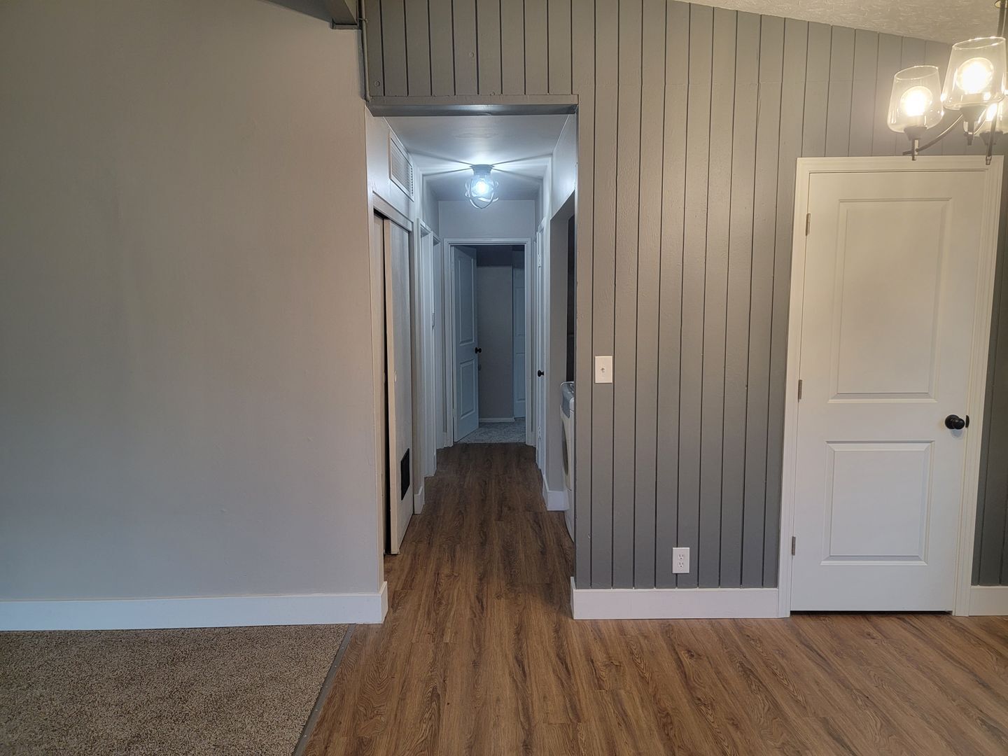 Building Photo - 1196 Thorndale Dr