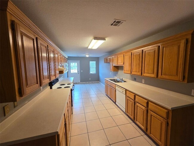 Building Photo - 602 Paige Pl