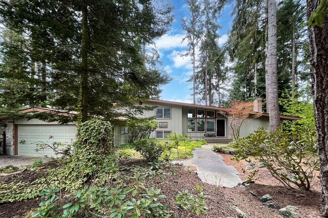 Primary Photo - Fully Furnished Home