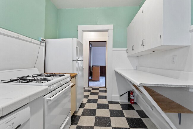 Building Photo - DON’T MISS OUT!!!! INCREDIBLE 3 BEDROOM