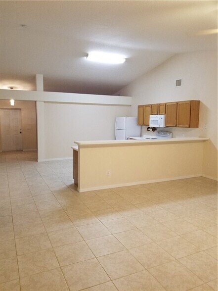 Building Photo - 8025 98th Ct