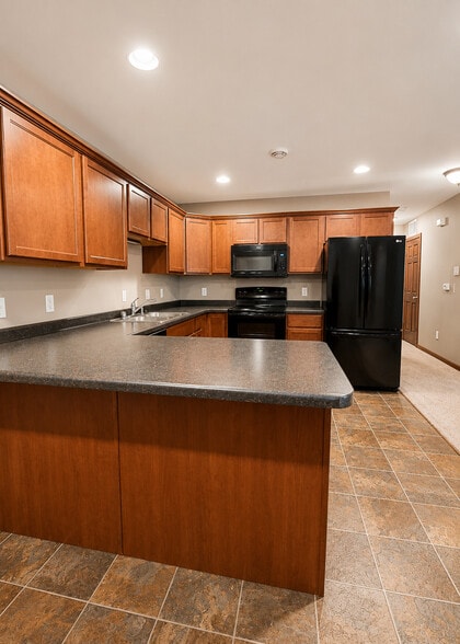 Building Photo - 6395 Prairie Cir S