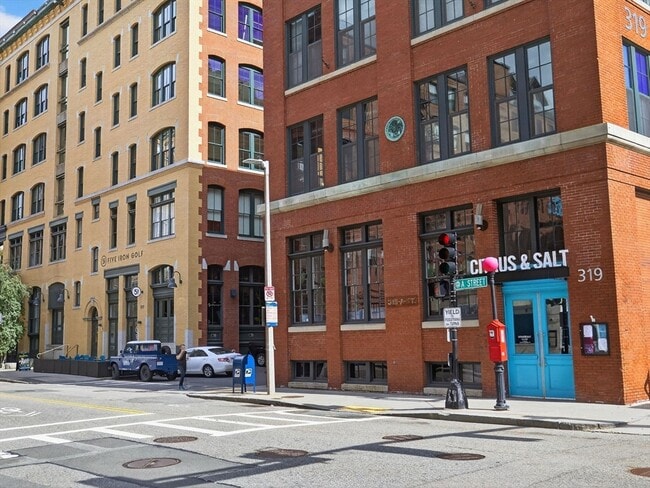 Building Photo - 63 Melcher St