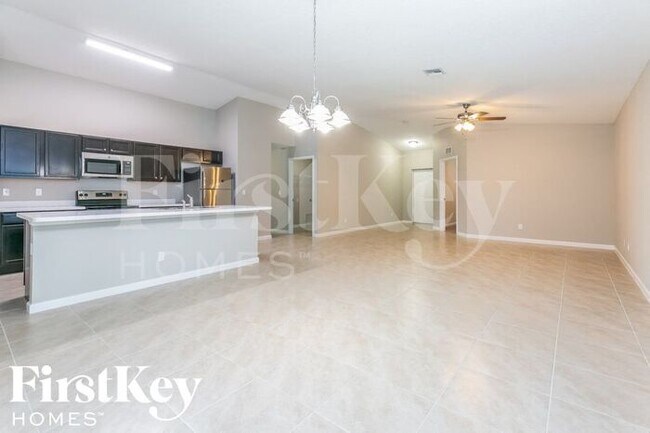 Building Photo - 3391 SW Espanola St