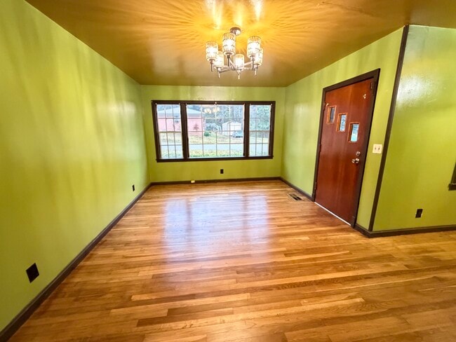 Building Photo - 2704 44th Ave