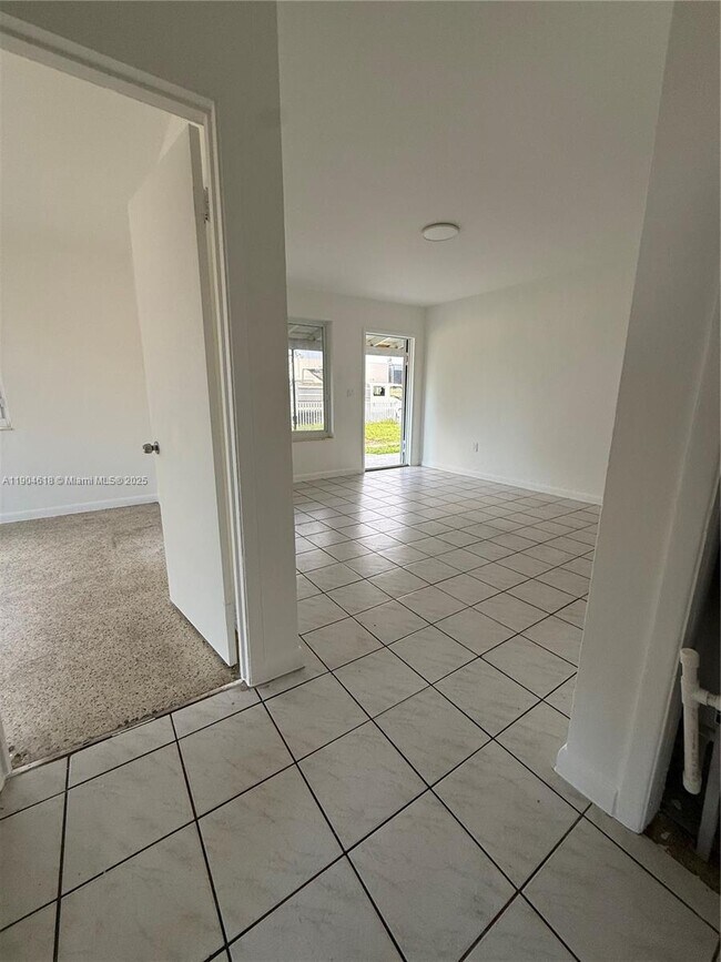 Building Photo - 620 Oriental Blvd