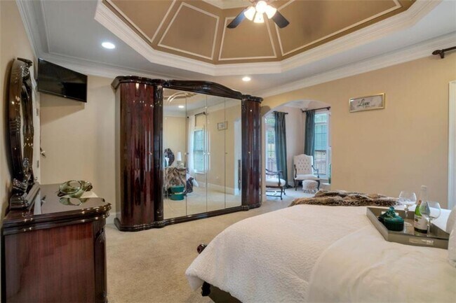 Building Photo - 415 Oxmoor Lake Dr