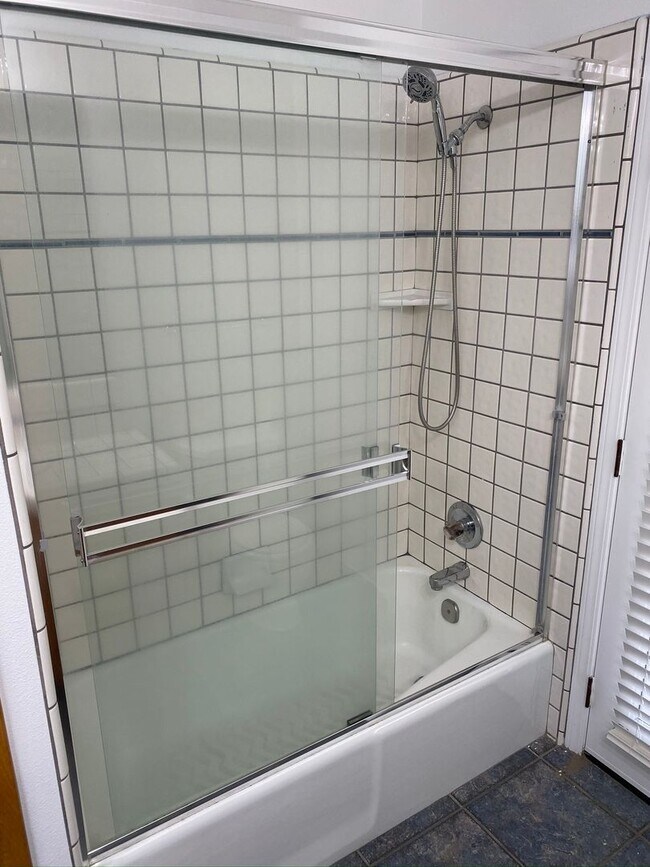 Building Photo - 2096 Alcott St