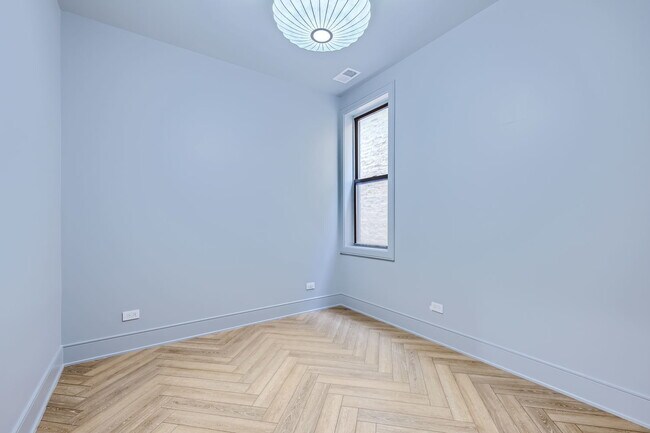 Building Photo - 2043 N Humboldt Blvd