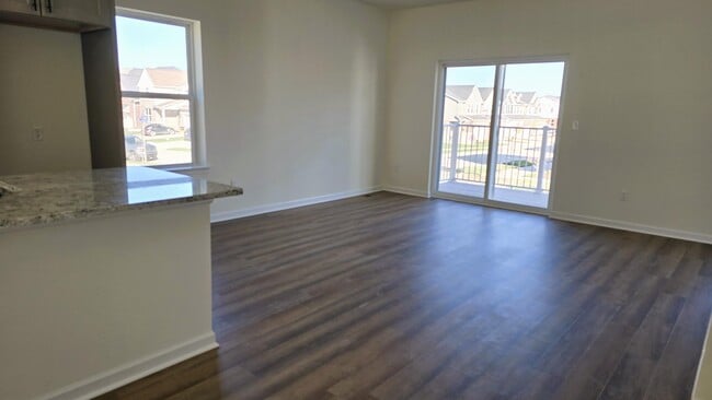 Building Photo - 4876 Parkside Ln