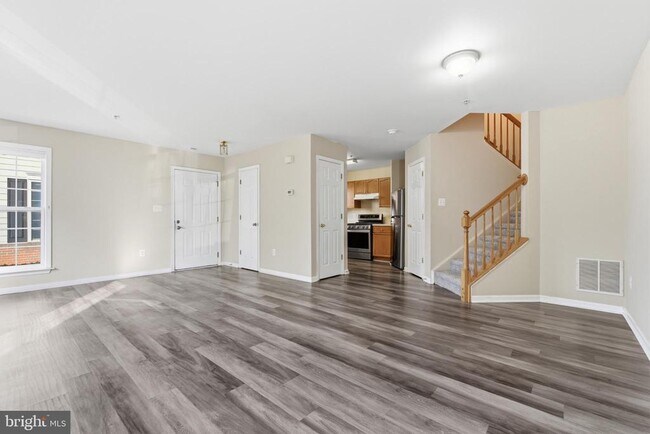 Building Photo - 2109 Bristol Dr