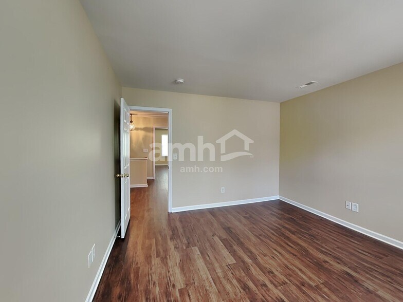 Building Photo - 16109 Long Talon Way